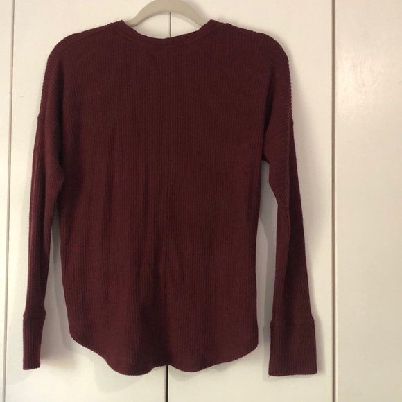 Abercrombie and Fitch Cozy Toe Front Button Up Top - Picture 6 of 7